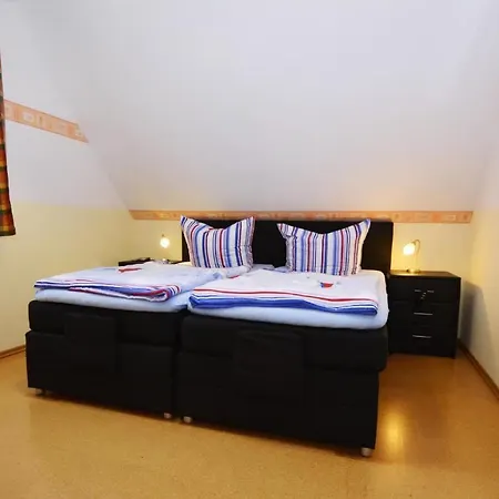 Holiday home Haushaelfte Luett Holland In