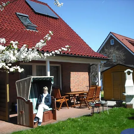 度假居 Haushaelfte Luett Holland In 比苏姆